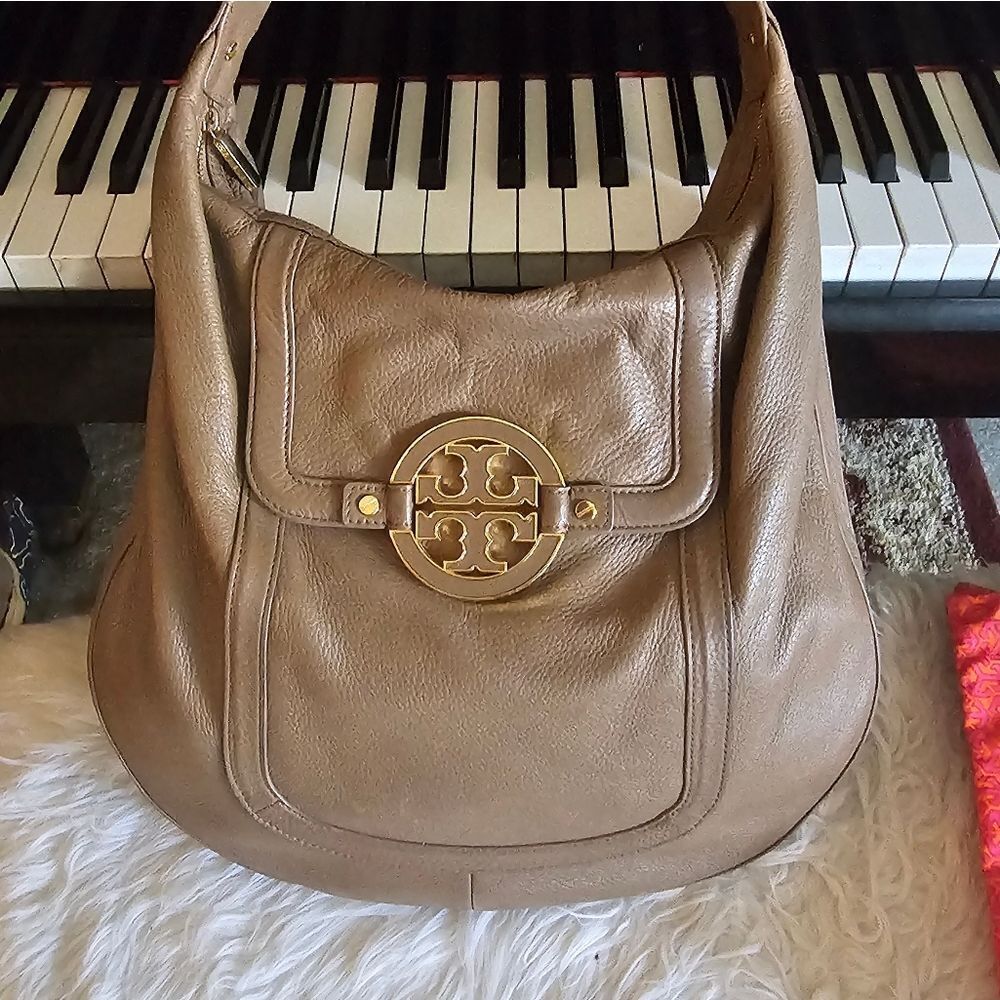 TORY BURCH ANANDA SATCHEL IN TAUPE